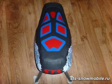 Перетяжка сидений снегоходов