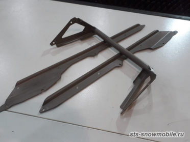 Задний бампер на снегоход Boondocker LYNX DS850 (длина гусеницы-3900) артикул STSЗБс015