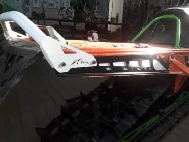 Новинка!!! Задний бампер Polaris Axys 155\