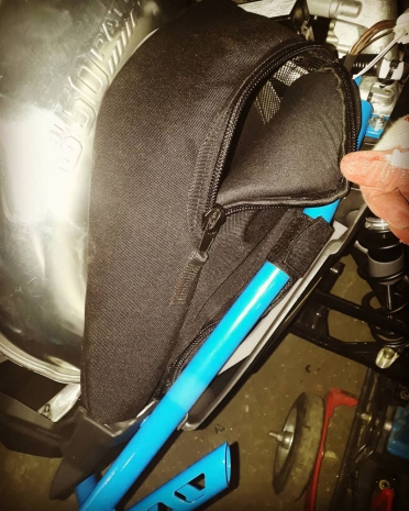 Подкапотная сумка для AXYS 800 и 850! 2882117 K-BAG-RMK UNDERHOOD артикул STSАСп004