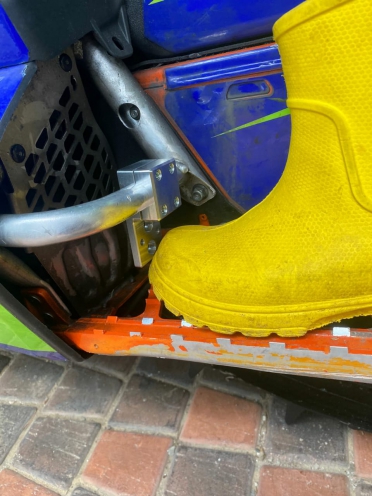 Ограничитель положения ноги. Для снегоходов Polaris . Артикул STSAC030