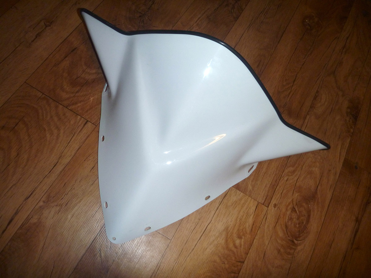 Стекло на снегоходы полярис. БУ.